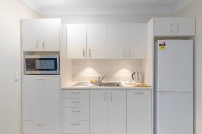 essie-summers-retirement-village-lovely-courtyard-outlook-47270