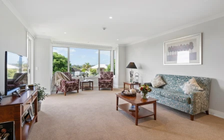 evelyn-page-retirement-village-peace-on-the-patio-44389