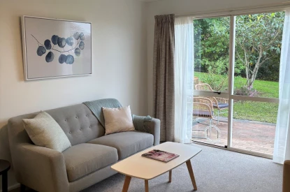 greenview-park-retirement-village-one-bedroom-sunny-corner-apartment-51710