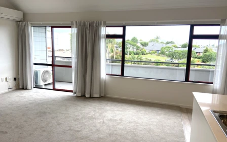 greenwood-park-metlifecare-top-floor-apartment-with-views-46624