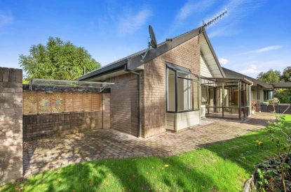 greenwood-park-metlifecare-villa-with-a-private-outdoor-patio-47575