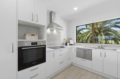 hibiscus-coast-village-metlifecare-sitting-on-top-of-the-world-copy-copy-42596