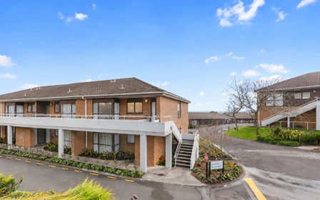 hillsborough-heights-metlifecare-sky-tower-waitakere-ranges-54682