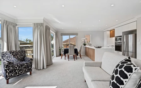 jane-mander-retirement-village-close-to-it-all-43184