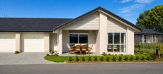 3 Bedroom, 2 bathroom - Melrose