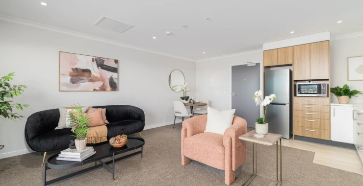 kevin-hickman-retirement-village-afternoon-sun-delight-43453