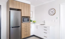 kevin-hickman-retirement-village-afternoon-sun-delight-43454