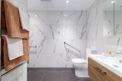 kevin-hickman-retirement-village-afternoon-sun-delight-43456