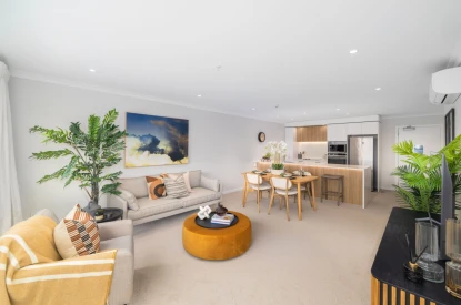 kevin-hickman-retirement-village-sunny-and-bright-41987