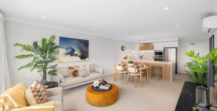 kevin-hickman-retirement-village-sunny-and-bright-41987