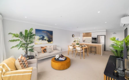 kevin-hickman-retirement-village-sunny-and-bright-41987