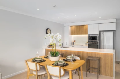 kevin-hickman-retirement-village-sunny-and-bright-41988