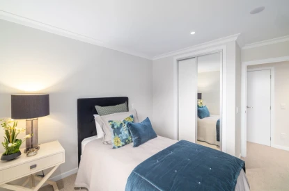 kevin-hickman-retirement-village-sunny-and-bright-41990