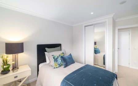 kevin-hickman-retirement-village-sunny-and-bright-41990