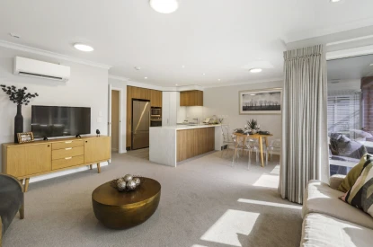 linda-jones-retirement-village-sunny-warm-43587