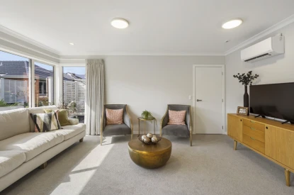 linda-jones-retirement-village-sunny-warm-43588