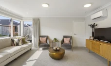 linda-jones-retirement-village-sunny-warm-43588