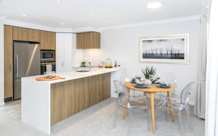 linda-jones-retirement-village-sunny-warm-43589