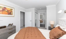 linda-jones-retirement-village-sunny-warm-43590