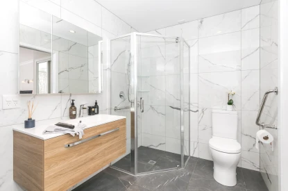 linda-jones-retirement-village-sunny-warm-43591