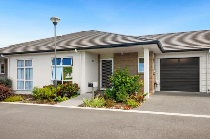 oakridge-villas-metlifecare-two-bedroom-villa-with-lovely-sunroom-38473