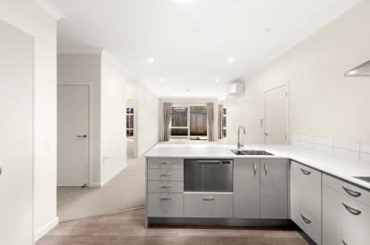 oakridge-villas-metlifecare-two-bedroom-villa-with-lovely-sunroom-38476