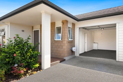 oakridge-villas-metlifecare-two-bedroom-villa-with-lovely-sunroom-38489