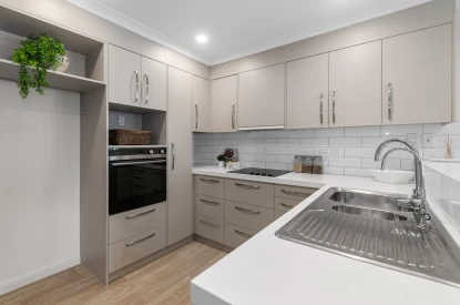 parkside-village-metlifecare-sun-filled-corner-living-48905