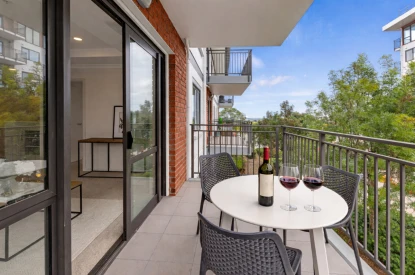 parkside-village-metlifecare-sun-filled-corner-living-48906