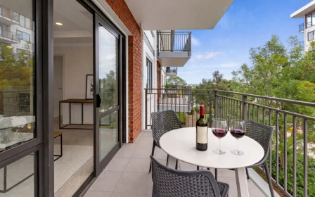 parkside-village-metlifecare-sun-filled-corner-living-48906