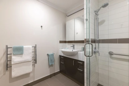 parkside-village-metlifecare-sunshine-through-40974