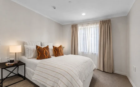 pinesong-metlifecare-enjoy-a-peek-of-the-manukau-harbour-50117