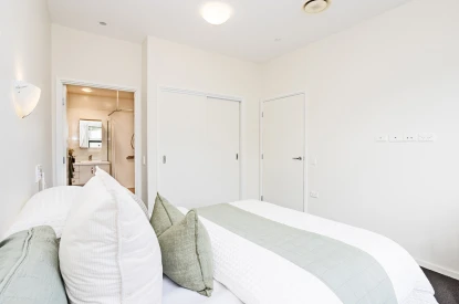 radius-clare-house-retirement-village-modern-one-bedroom-serviced-apartment-43839