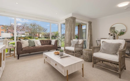 ryman-diana-isaac-retirement-village-sun-on-the-patio-55136