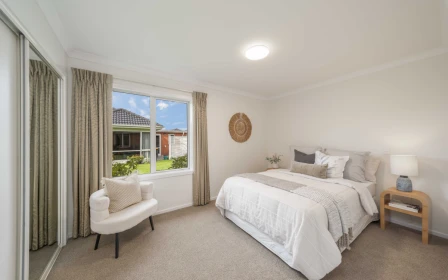 ryman-diana-isaac-retirement-village-sun-on-the-patio-55139