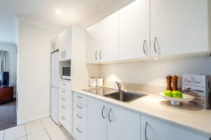 ryman-hilda-ross-retirement-village-bowling-green-action-48920