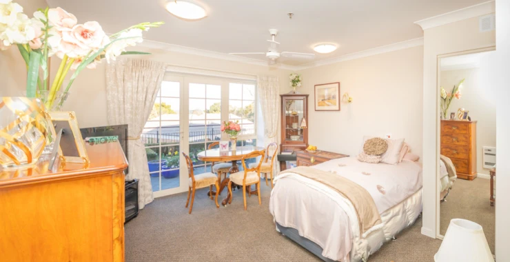 ryman-jane-winstone-retirement-village-morning-sun-city-views-55001