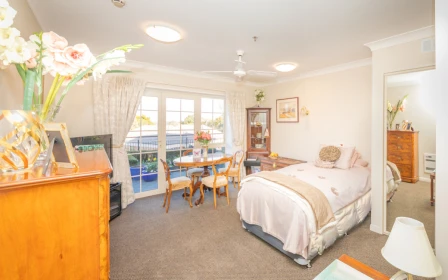 ryman-jane-winstone-retirement-village-morning-sun-city-views-55001