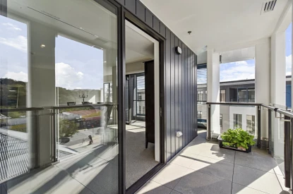 warkworth-oaks-modern-2-bdrm-apartment-two-balconies-54381